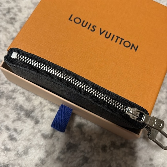 Louis Vuitton Key Pouch Monogram Black Animal Print Zipper Coin Card Holder - Picture 8 of 13